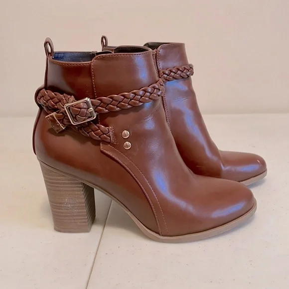 American Eagle Ankle Boots - Picture 4 of 6